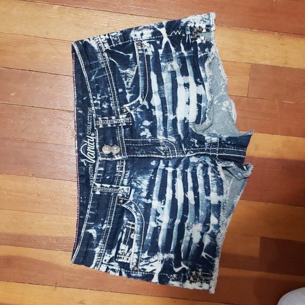 Acid washed Vanity jean shorts size 28